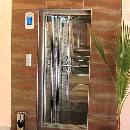 Iris Hotel