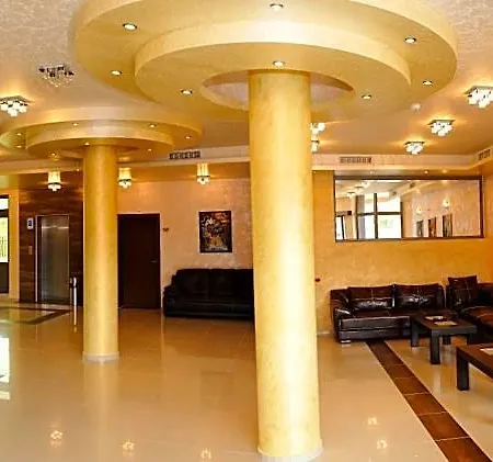 Iris Hotel 3*
