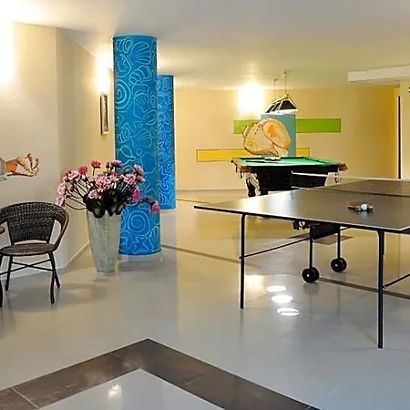 Iris Hotel